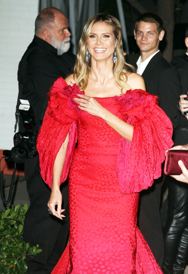 Хайди Клум в красноватом платьице на гала-вечере в Беверли-Хиллз